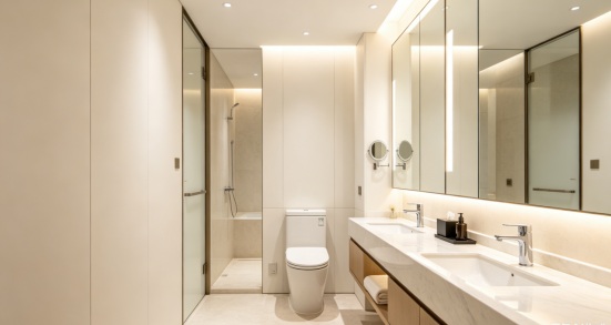 Hotel bathroom renovation with SPC panels